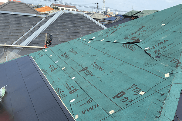 屋根カバー工法 重ね葺き工事 徳島県の雨漏り修理 屋根工事なら 株式会社明ホームプラン 火災保険修繕対応