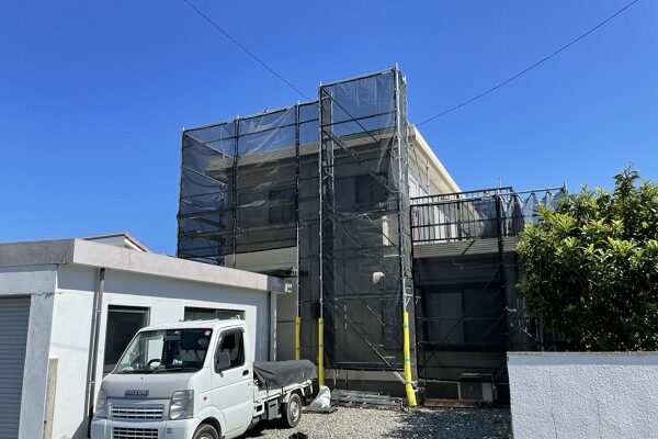 徳島県鳴門市　Y様邸　屋根塗装・外壁塗装・付帯部塗装　塗装の工程　足場設置