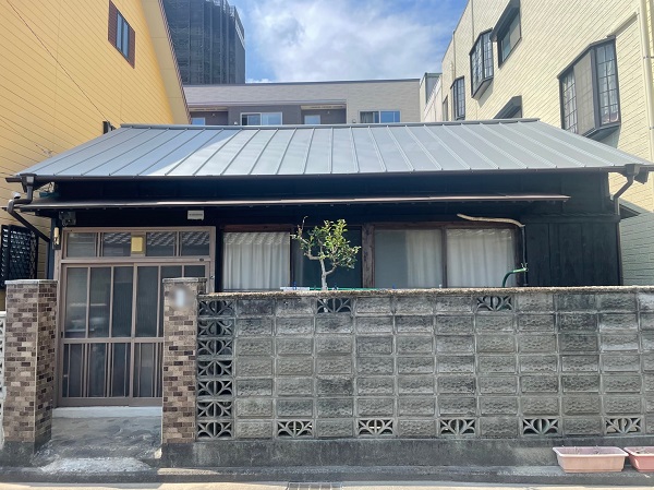 徳島県徳島市　T様邸　屋根葺き替え・外壁カバー　完工 (1)